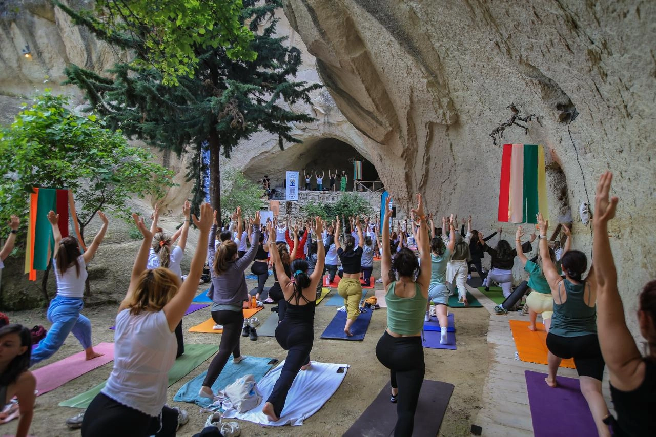 Kapadokya'nın İlk Yoga Festivalinde 150'den Fazla Katılımcı Buluştu