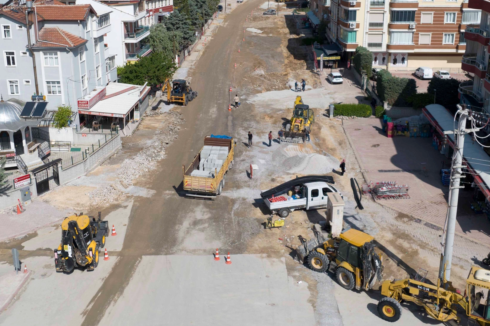 Karatay'da 2 Kilometrelik Küçükkumköprü Caddesi Modern Asfaltla Yenileniyor