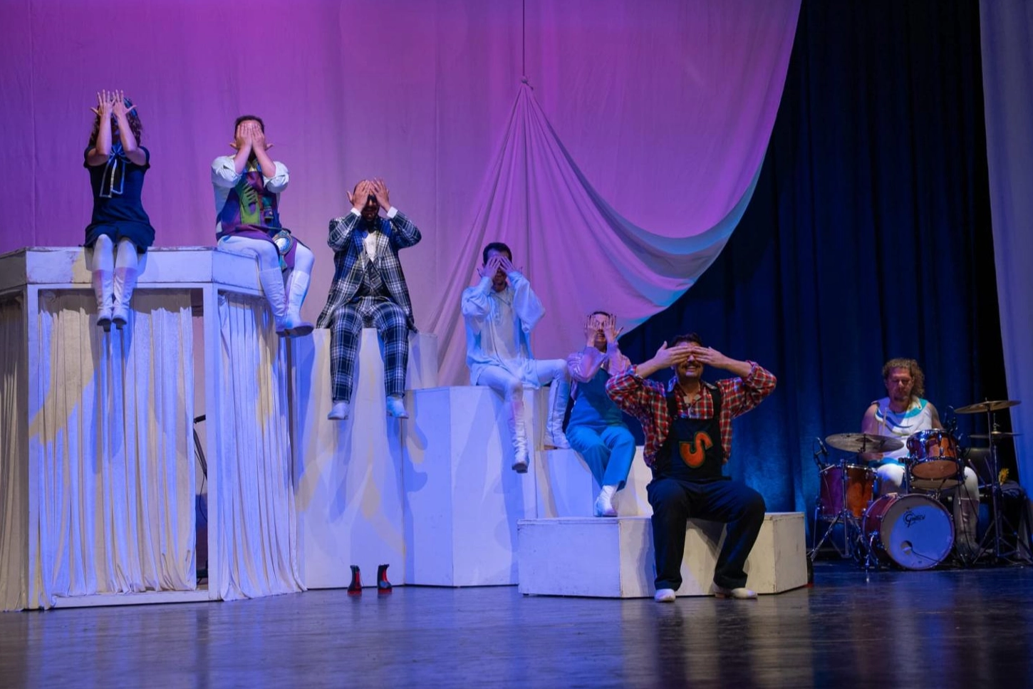 İzmir Şehir Tiyatroları, Ordu Festivali'nde "Don Kişot" ile Fırtına Gibi Esti