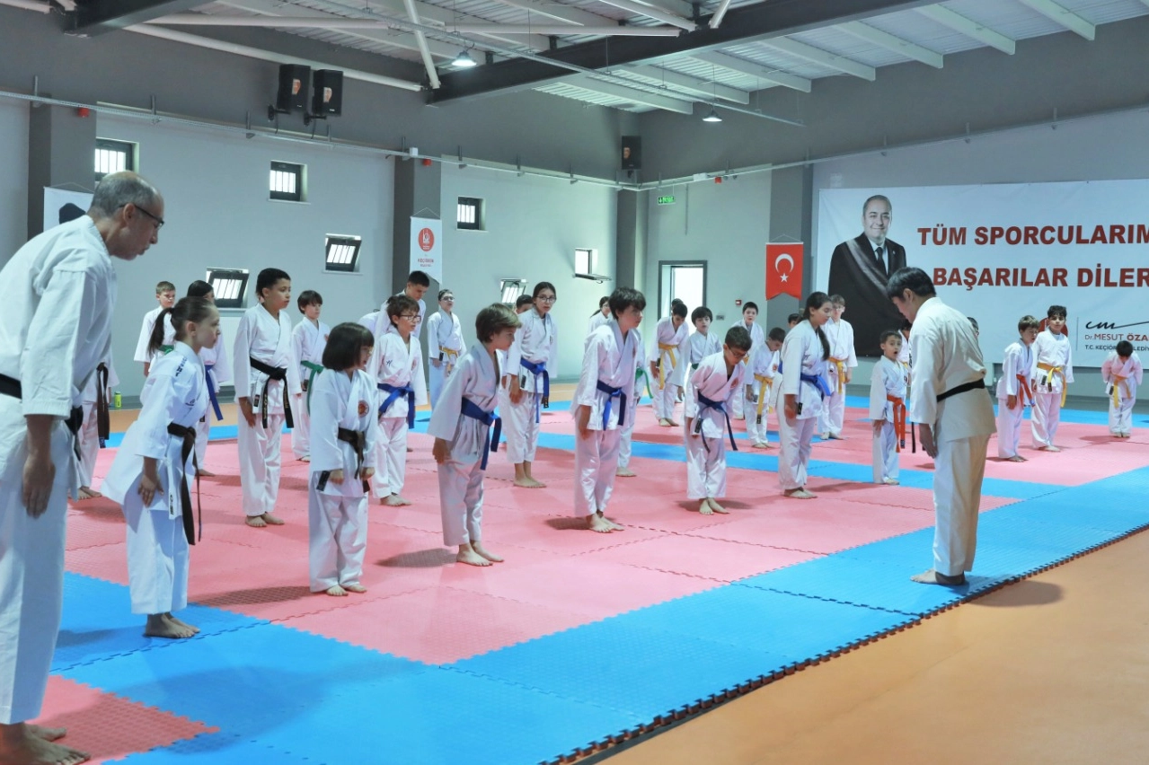 Keçiören'de SKIF Dünya Şampiyonası Öncesi Uluslararası Karate Semineri Düzenlendi