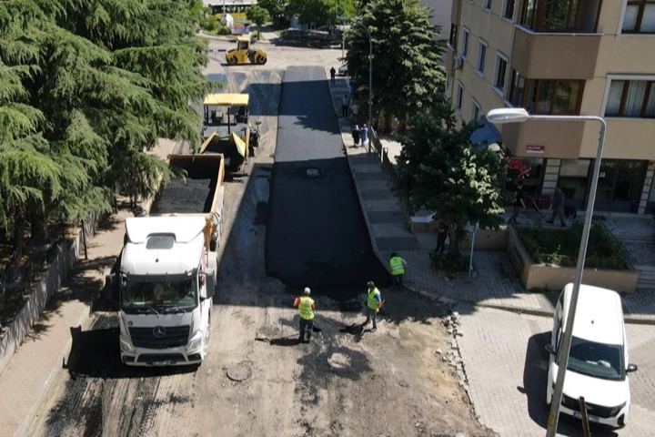 Maltepe'de 18 Mahalleyi Kapsayan Asfalt Seferberliği: Kiraz Sokak'ta Çalışmalar Başladı