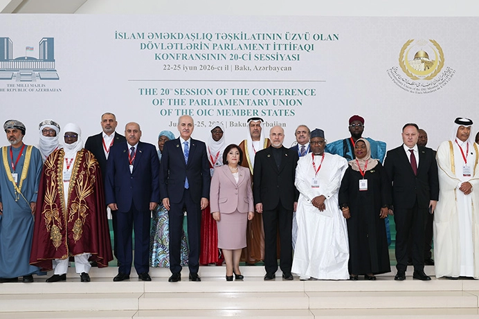 TBMM Başkanı Kurtulmuş, Bakü’de İSİPAB Konferansı’nda Kritik Temaslarda Bulundu