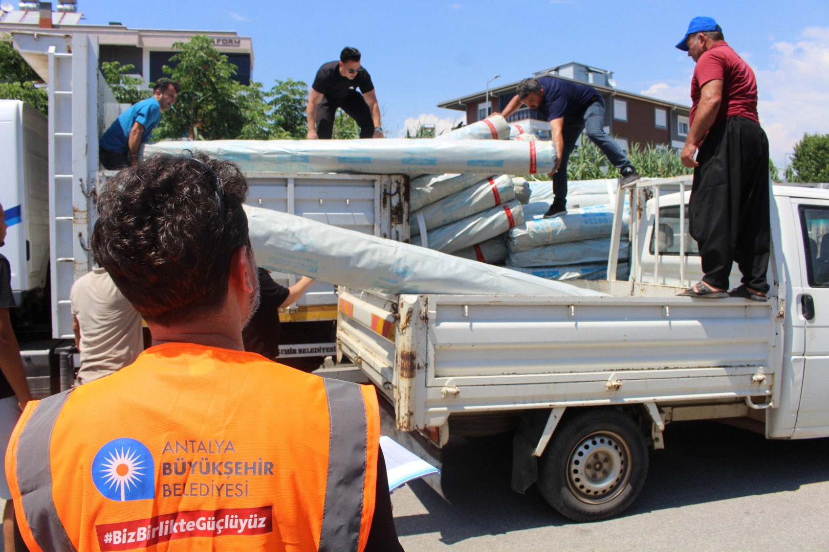 Antalya Büyükşehir'den Gazipaşalı Çiftçilere 23 Bin Metrekare Sera Naylonu Desteği