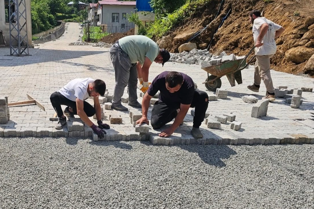 Artvin Borçka'da Kilit Parke Çalışmaları: Demirciler Köyü'nde Altyapı Seferberliği