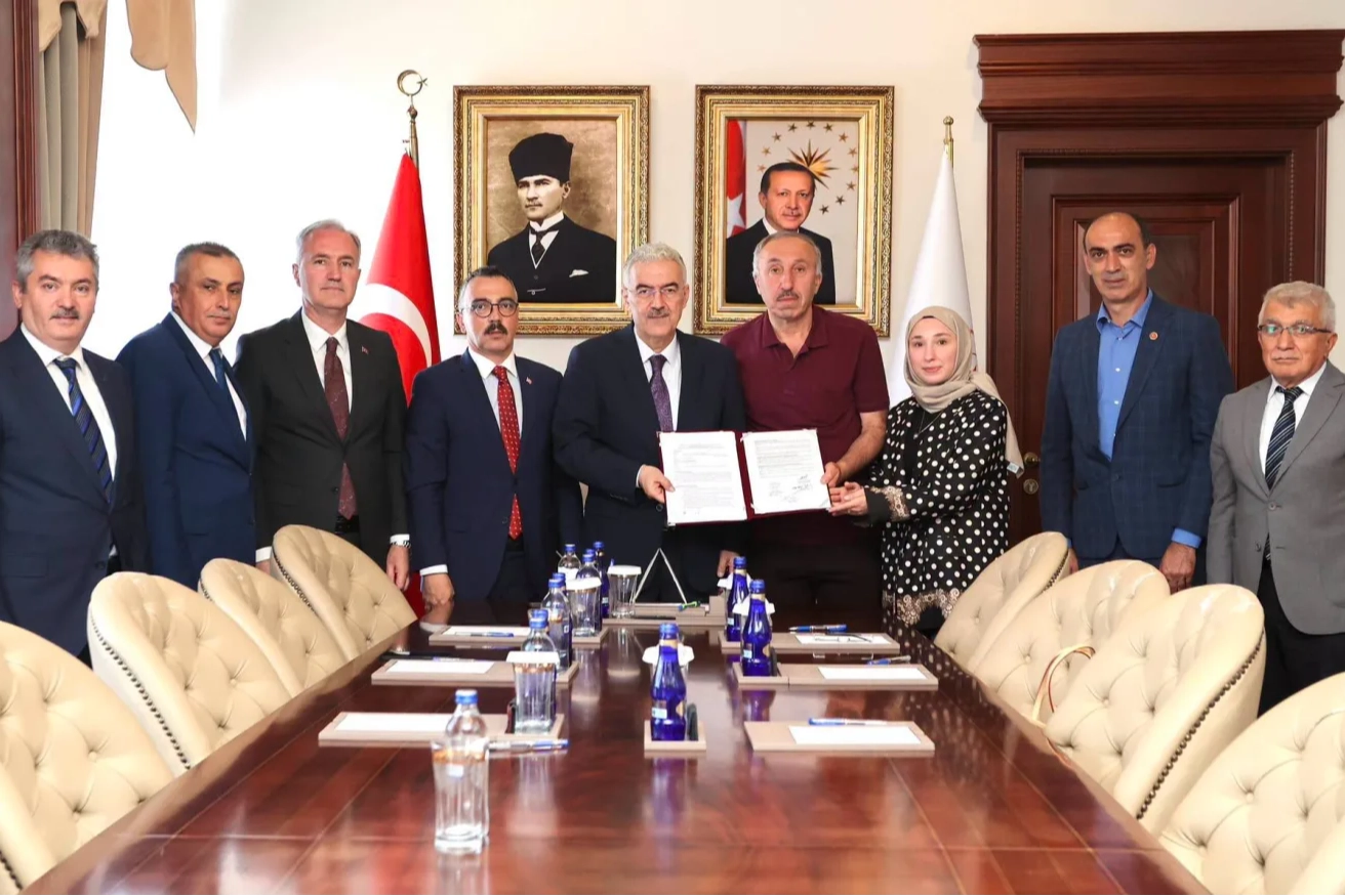 İnegöl'de 16 Derslikli Saffet Altunal İlkokulu İçin Protokol İmzalandı
