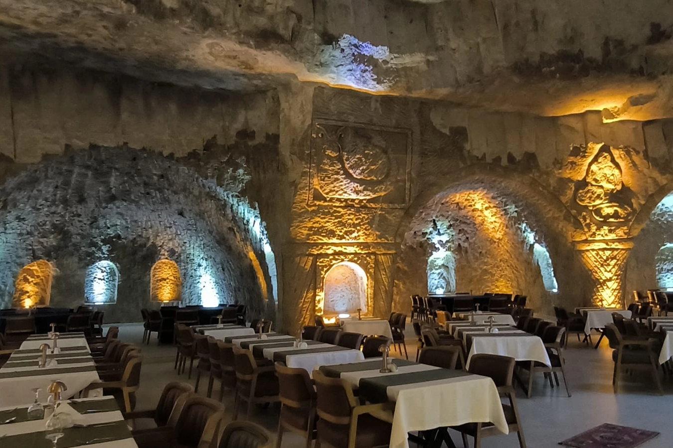 15 Yıllık Emeğin Ürünü: Mardin'deki Mağara Restoran Turizme Değer Katıyor
