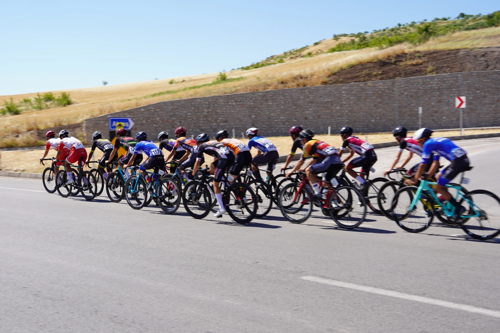 Siirt'te 121 Sporcu Pedal Çevirdi: Yeşilay Türkiye Yol Bisikleti Şampiyonası Sona Erdi