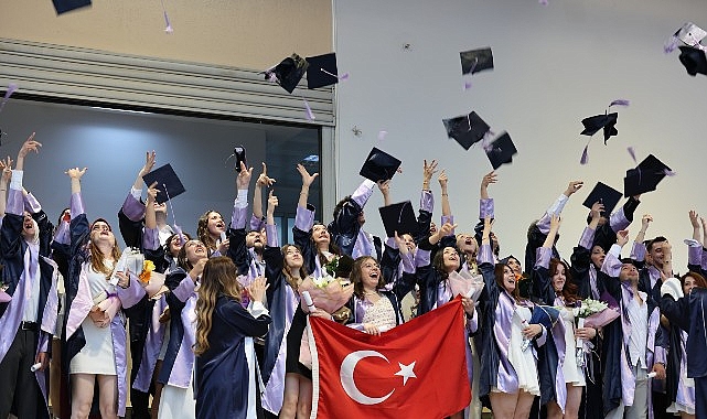 Kanseri Yendi, 38 Yıl Sonra Üniversite Birincisi Oldu