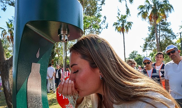 Antalya'da Dumansız Plaj Dönemi: Sigara İçene Ceza, Plastik Şişeye Son