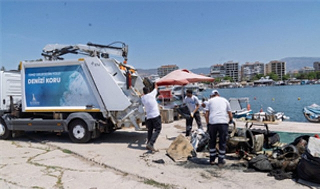 İzmir'de Deniz Dibi Temizliğinde Araba Lastiği ve Klozet Kapağı Çıktı
