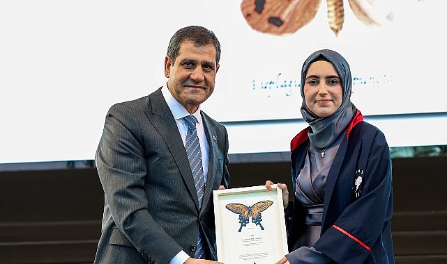 Atlas Üniversitesi'nde 1958 Mezun Coşkusu: 3 Gün Süren Törenlerle Diploma Sevinci