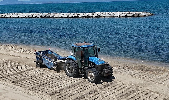 Ayvalık Sahilleri Yaz Sezonu İçin Kapsamlı Bakımdan Geçiyor: Kum Temizleme ve Düzenleme Çalışmaları Başladı