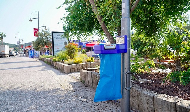 Ayvalık'ta Şeffaf Çöp Potaları Dönemi: Temizlikte Yeni Bir Adım