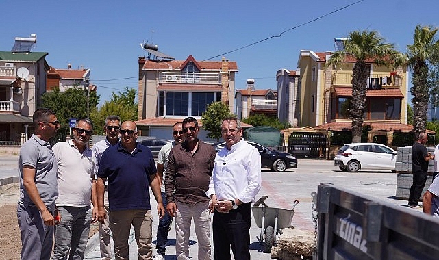 Ayvalık'ta 450 Metrelik Güzergaha 15 Bin Metrekare Parke Taşı Döşendi