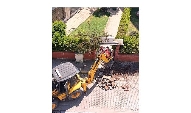 Balçova'da Asfalt Seferberliği: 4 Sokakta Sıcak Asfalt Döşeniyor