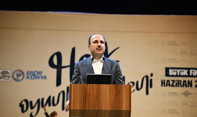 Konya'da 5. Halk Oyunları Şöleni: 1015 Genç Kültür Mirasını Sahneye Taşıdı