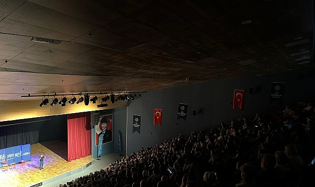 Aydın'da Kültür Sanat Şenliği: 7 İlçede Ücretsiz Tiyatro ve Konserler