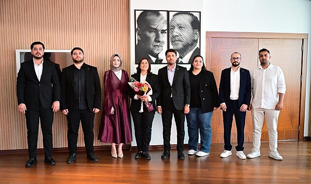 Özlem Çerçioğlu'na Gençlik Vakfı'ndan Ziyaret: Başarılı Çalışmalara Övgü