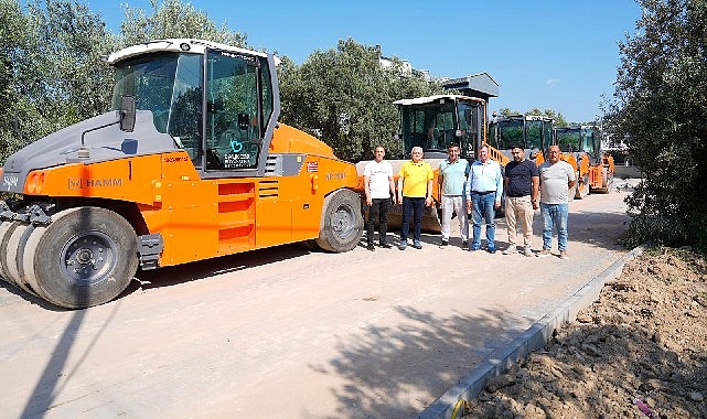 Başkan Deveciler, Pelitköy'de Büyükşehir'in Asfalt Çalışmalarını Yerinde Denetledi
