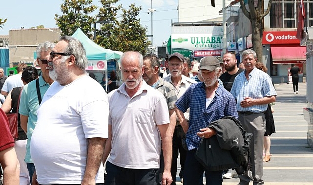 Osmangazi'de Başkan Aydın'dan Vatandaşlara Geleneksek Aşure İkramı