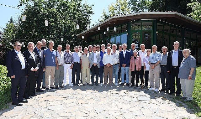 Osmangazi Belediye Başkanı Erkan Aydın, Kurucu Meclis Üyeleriyle 40 Yıllık Anıları Tazeledi
