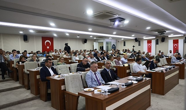 Karabağlar'da Kentsel Dönüşüm Tartışması: Başkan Kınay'dan Şeffaflık ve Mevzuat Vurgusu