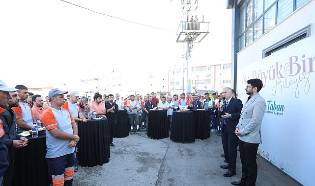 İnegöl Belediye Başkanı Alper Taban, Temizlik İşleri Personeliyle Sabah Çorbasında Buluştu