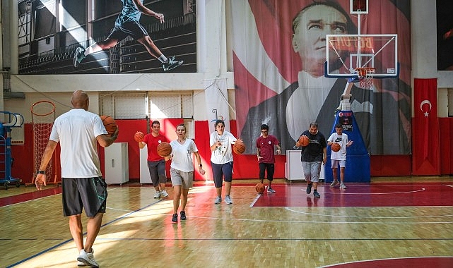 Bayraklı'da Yaz Spor Okulları Kayıtları Başladı: 14 Branşta Eğitim Fırsatı