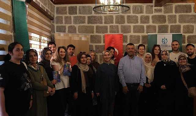 Ankara’yı Edebiyatın İzinde Keşfettiler: 50 Kişilik Grup Romandan Gerçeğe Yolculuk Yaptı