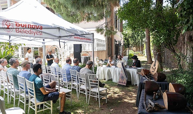 Bornova'da Çalgı Yapımının Sırları Gün Yüzüne Çıktı: Ustalar ve Meraklılar Buluştu