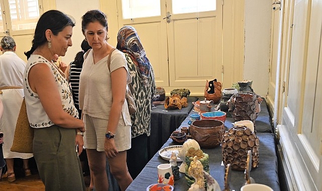 Bornova'da Çamurdan Doğan Mitoloji: Kursiyerlerin Eserleri Sanatseverlerle Buluştu