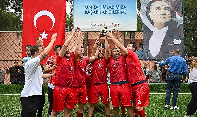 Bornova Belediyesi Futbol Turnuvasında Şampiyon Kırsal Hizmetler Müdürlüğü Oldu