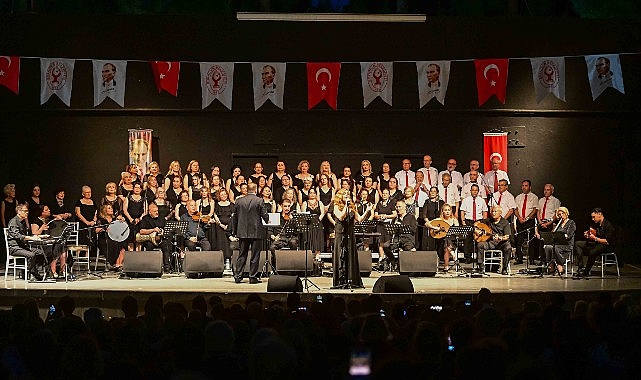 Bornova'da Yaz Coşkusu: İki Dev Konserle Unutulmaz Bir Başlangıç