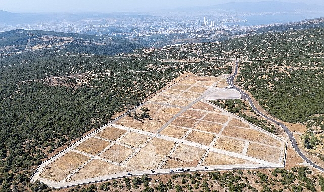 İzmir'in Yeni 25 Bin Def Kapasiteli Kent Mezarlığı Hizmete Açıldı