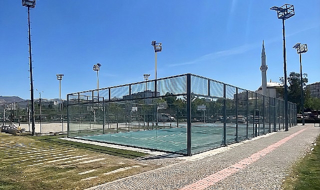 Bostanlı Sahili'ne iki yeni padel kortu: Yaz sonunda hizmete girecek
