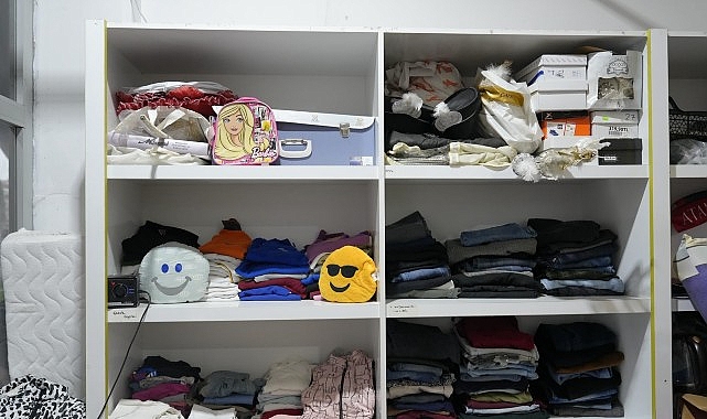Burhaniye Belediyesi'nden 1285 Haneye Sosyal Market ve Erzak Desteği