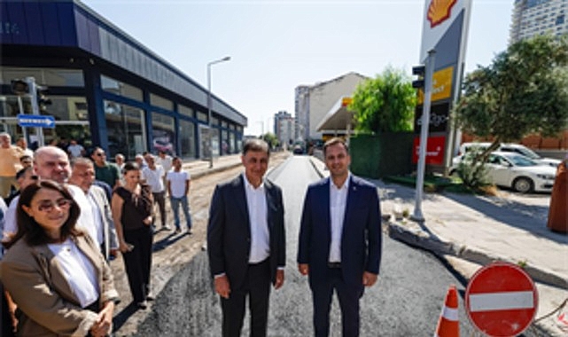 İzmir'de Büyükşehir ve Bornova Belediyesi'nden 'Omuz Omuza' Asfalt Seferberliği