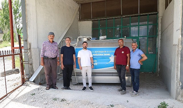 Antalya Büyükşehir'den üreticiye 4 tonluk süt soğutma tankı desteği