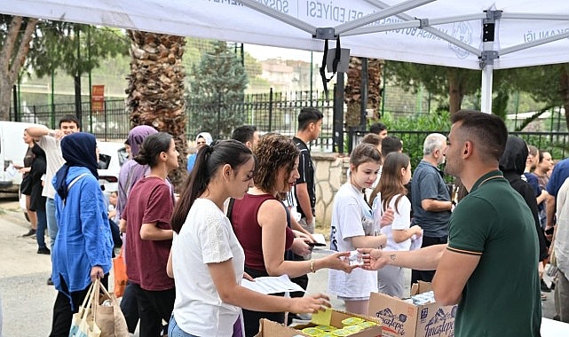 Manisa Büyükşehir Belediyesi'nden YKS'de Öğrencilere Tam Destek: Ücretsiz Ulaşım ve İkram