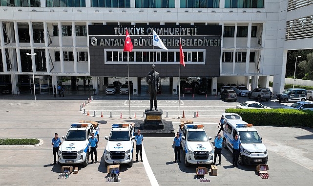 Antalya'da 4.322 sahte parfüme el konuldu: İnsan sağlığı için büyük tehdit