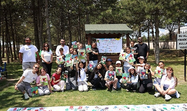 Çankaya'da Uçurtma Şenliği: Öğrenciler Erken Karne Hediyesiyle Buluştu