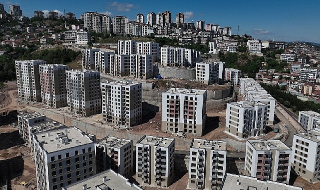 Cedit Kentsel Dönüşüm'de 1.097 Konut Sahiplerine Teslim Edildi