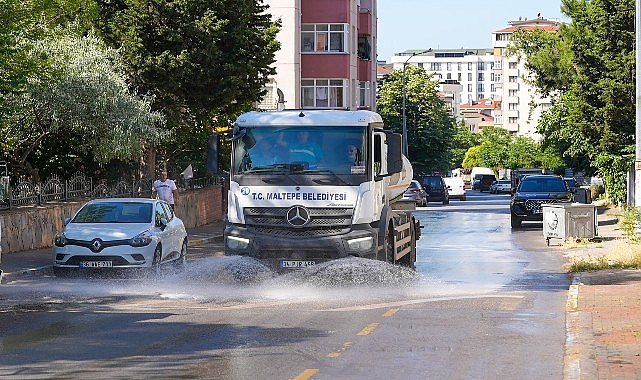Maltepe'de Cevizli Mahallesi'ne Dip Köşe Temizlik Operasyonu: 100'den Fazla Personel Sahada