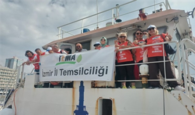 Körfez Temizliğine Gönüllü Desteği: TEMA Vakfı Üyeleri Sahada