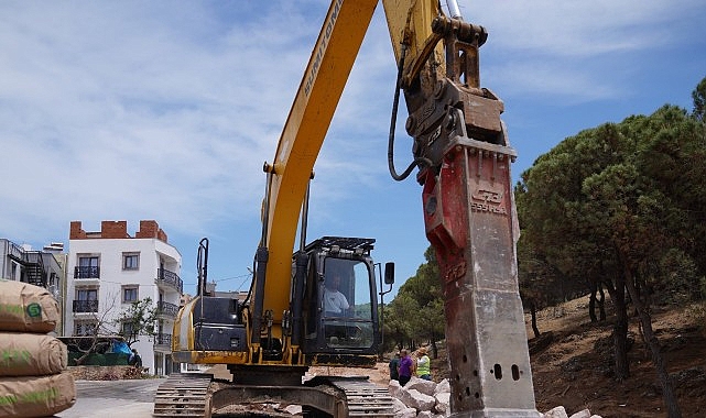 Ayvalık'ta Fatih Caddesi'ne Kapsamlı Düzenleme: 350 Metrelik Bölüm Modernize Edildi