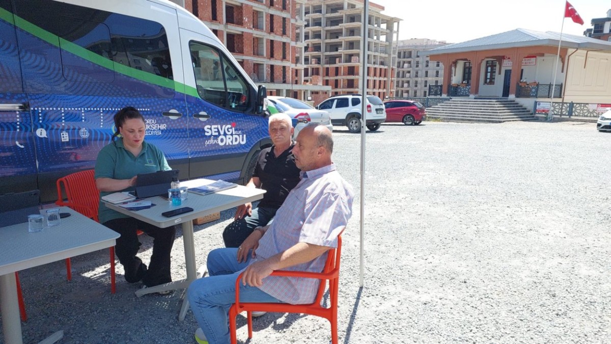 Ordu Büyükşehir'in Çözüm Merkezi Sahada Vatandaşla Buluşuyor