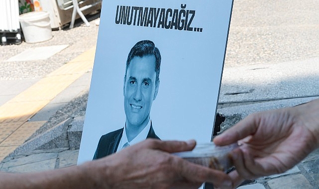 Ferdi Zeyrek İçin Kemeraltı’nda Helva Dağıtımı: Duygusal Anlar Yaşandı