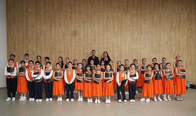 Minik Yeteneklerden Büyük Başarı: Kocaeli'de Çocuk Orkestrası ve Korosu Ayakta Alkışlandı