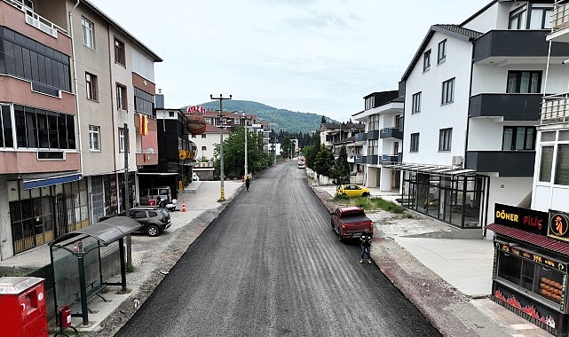 Gölcük'te 2 bin 300 metrelik cadde yenileniyor: Asfalt çalışmaları başladı