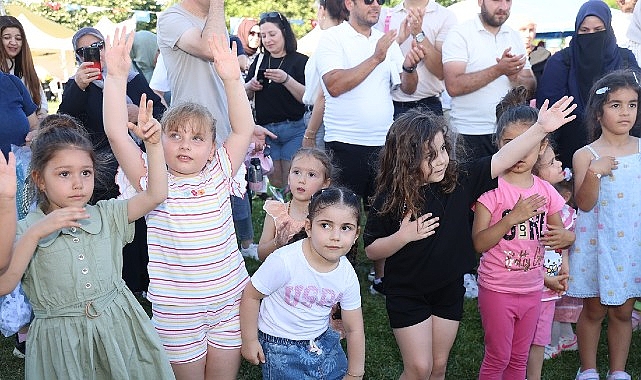 Kocaeli'de Babalar Günü Şenliği: Uçurtmalar Gökyüzünde, Konserle Taçlandı